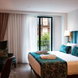 Elke Superior Hotel